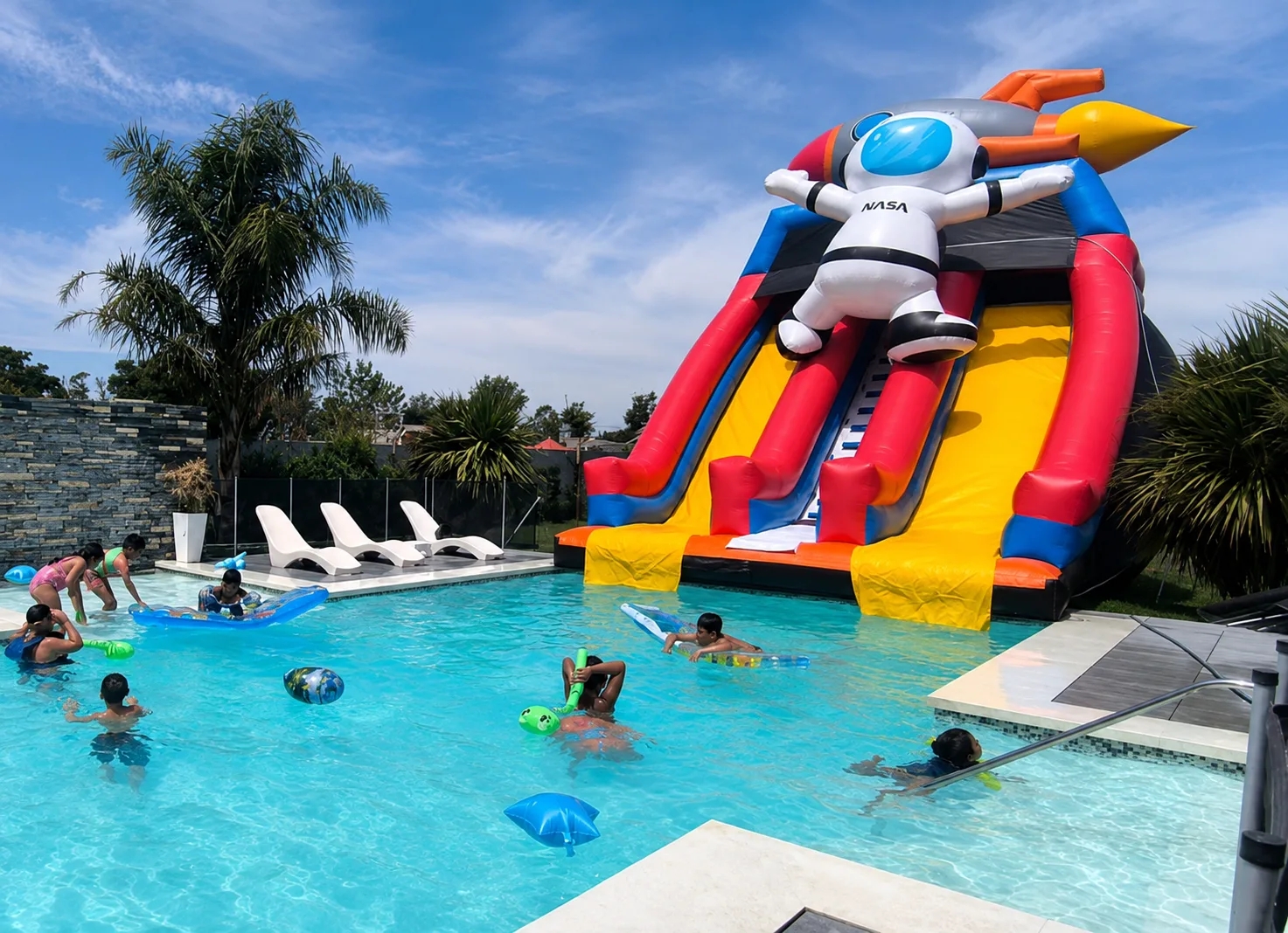 Tobogan acuatico inflable para colonias de vacaciones