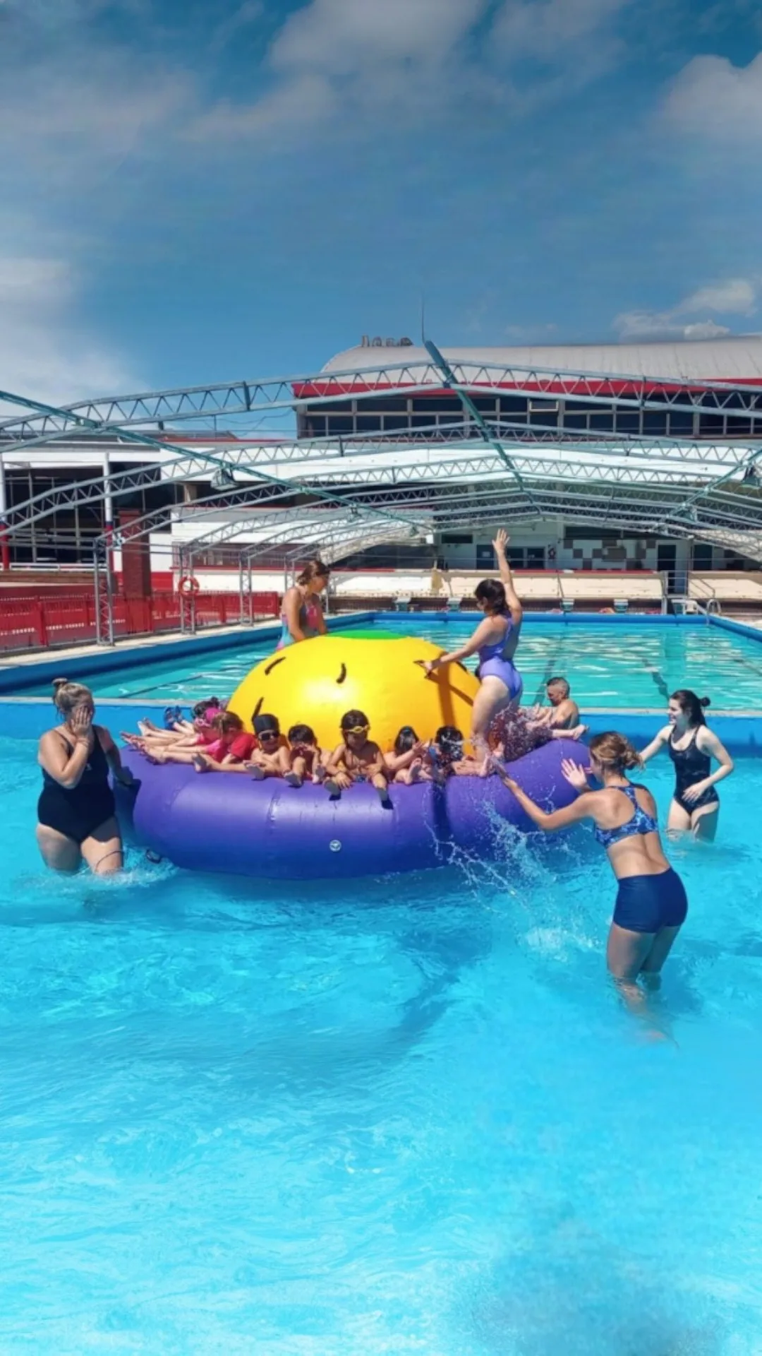 Saturno inflable